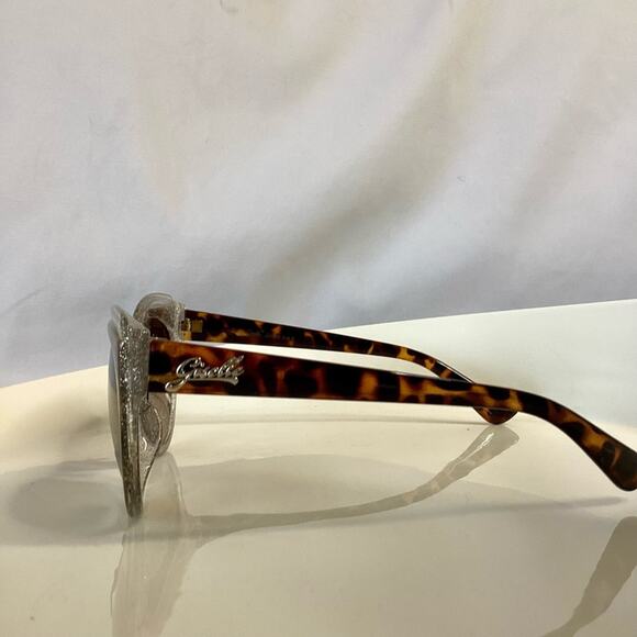 Giselle Retro Two Tone Cat Eye Womens Sunglasses - Picture 3 of 6